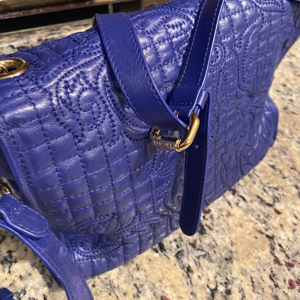 Authentic Versace Vanitas crossbody bag. Please check Picture 14 for the damage - Picture 8 of 16